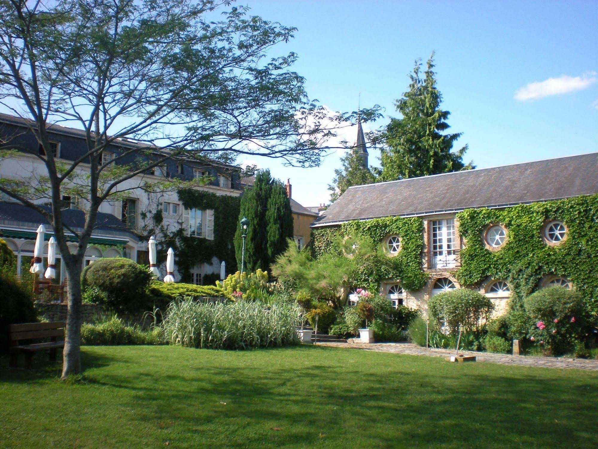 Hôtel-Restaurant Ricordeau Loué Exterior foto